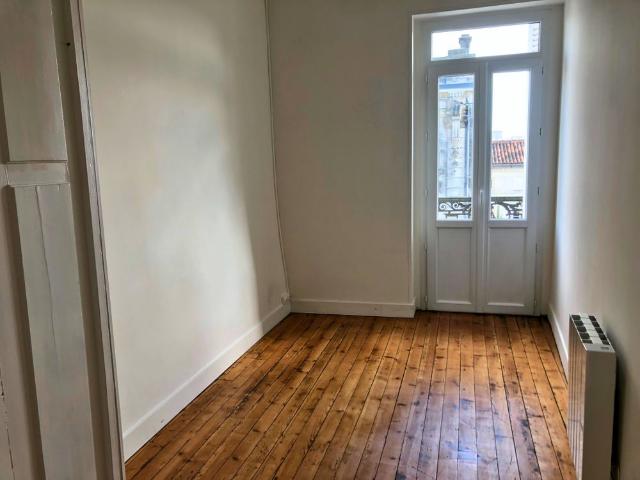 Location Appartement 3 pièces 62m² COGNAC 16100