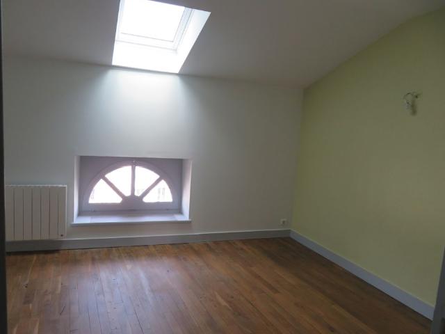 Location Appartement 3 pièces 62m² BELLAC 87300