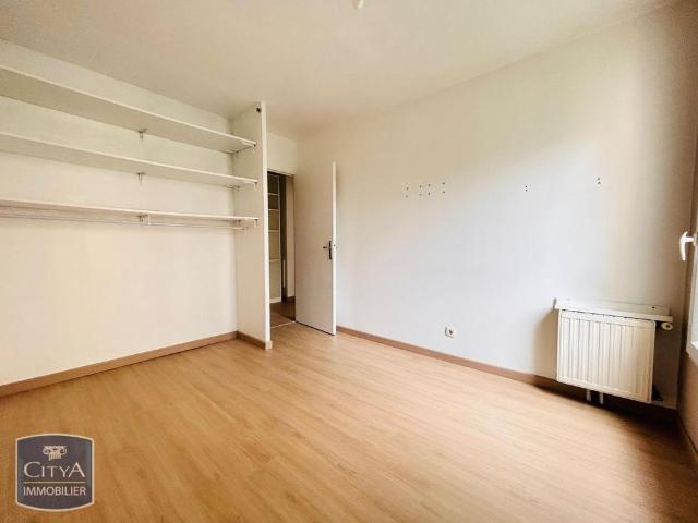 Location Appartement 3 pièces 62m² EMERAINVILLE 77184