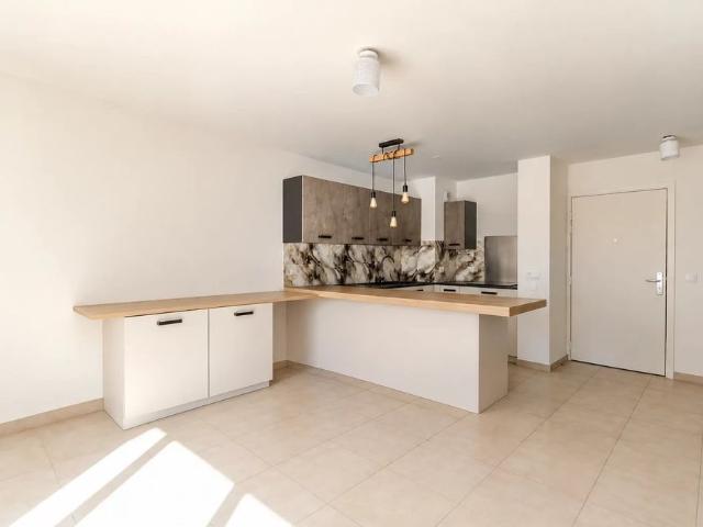 Location Appartement 3 pièces 62m² ST MARTIN DU VAR 06670
