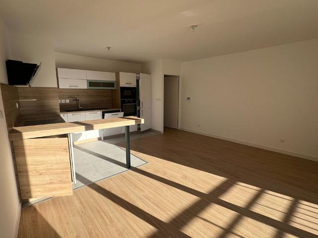 Location appartement 3 pièces, 67.00m², Orléans