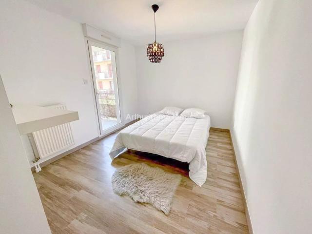 Louer appartement de 3 pièces 67 m² 900 € à Grenoble 38000: une annonce Arthurimmo.com