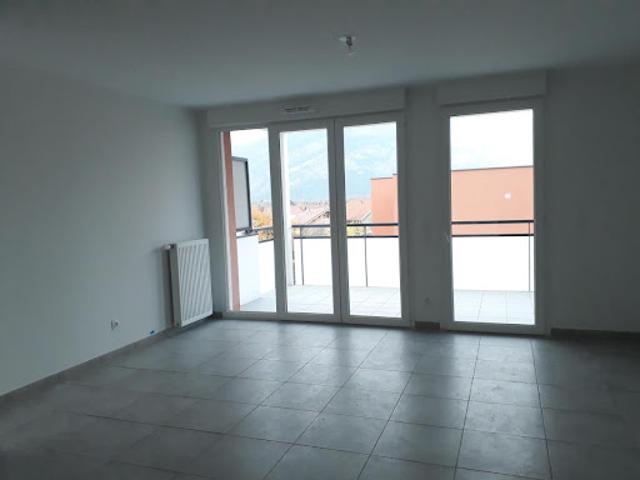 Location Appartement 3 pièces 67 m2 Saint egreve