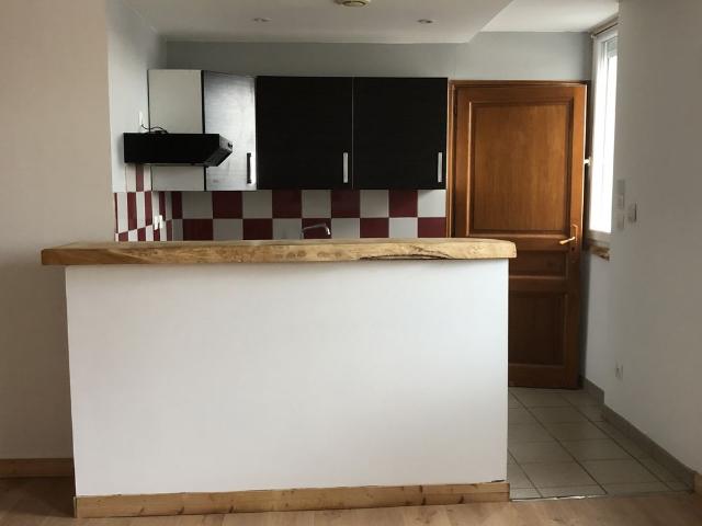 Location Appartement 3 pièces 67m² LA ROCHE CHALAIS 24490