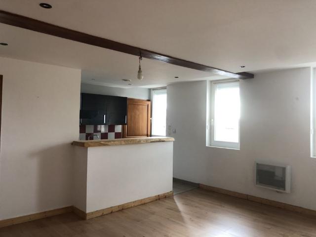 Location Appartement 3 pièces 67m² LA ROCHE CHALAIS 24490