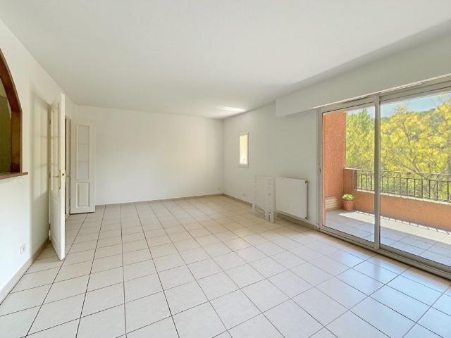 Location Appartement 3 pièces 67m² MOUGINS 06250