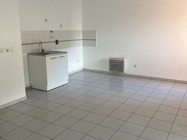Location Appartement 3 pièces 67m² MARSEILLE 10ème