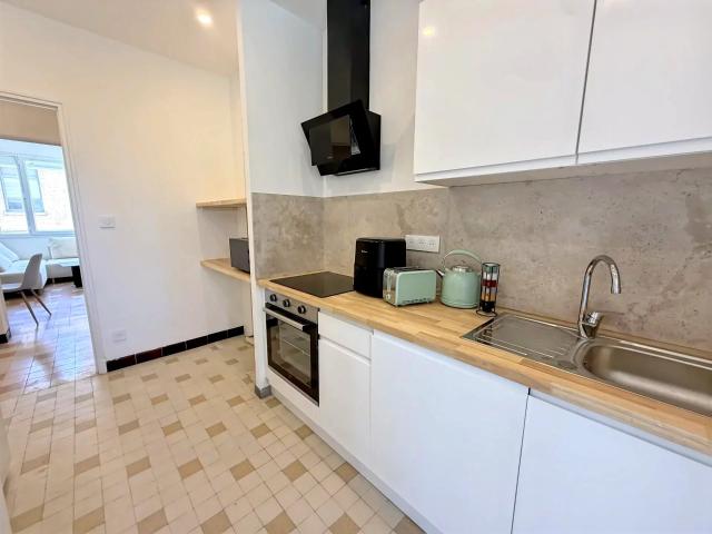 Location Appartement 3 pièces 67m² MARSEILLE 1er