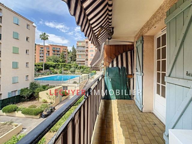 Location Appartement 3 pièces 67m² VALLAURIS 06220