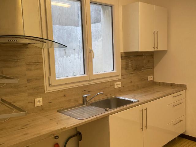 Location appartement 3 pièces, 64.00m², Fontenay le Comte