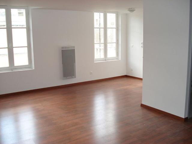 Location appartement 3 pièces, 64.00m², Fontenay le Comte