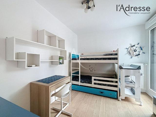 Location appartement 3 pièces, 64.00m², Suresnes
