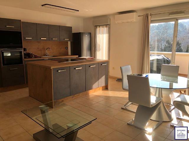 Location Appartement 3 pièces 64m²