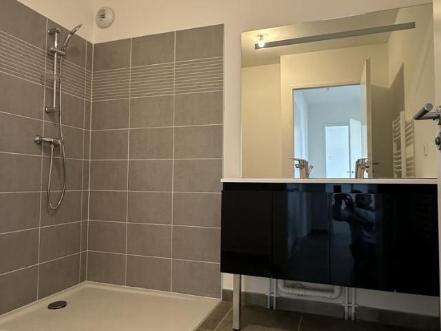 Location Appartement 3 pièces 64m² VAUX LE PENIL 77000
