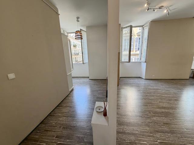 Location Appartement 3 pièces 65.93 m2 Nice