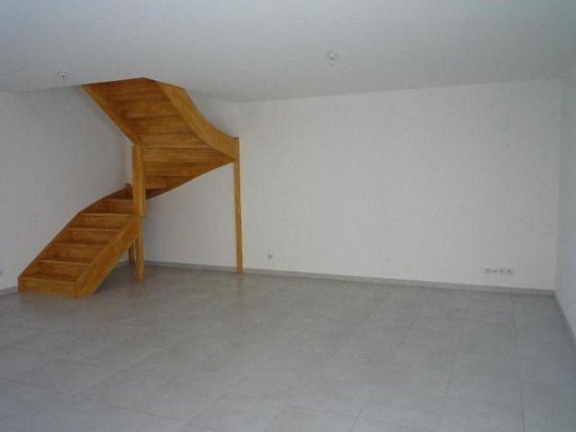 Location appartement 3 pièces, 65.00m², Bezouce