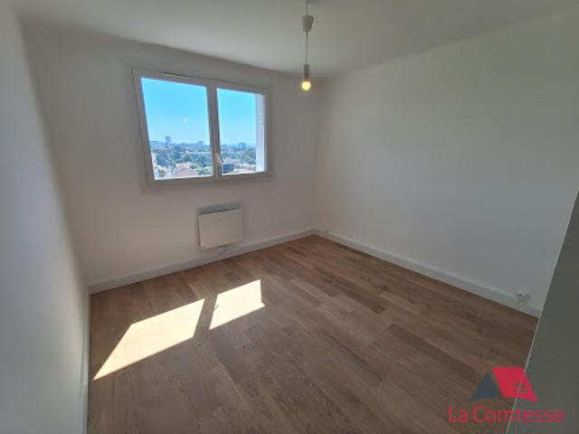 Location Appartement 3 pièces 65.23 m2 Marseille 4ème