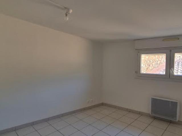Location Appartement 3 pièces 65 m2 Villeveyrac