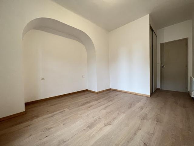 Location Appartement 3 pièces 65 m2 Pezenas