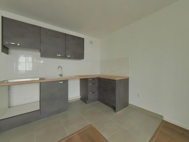 Location Appartement 3 pièces 65 m2 Savigny le Temple