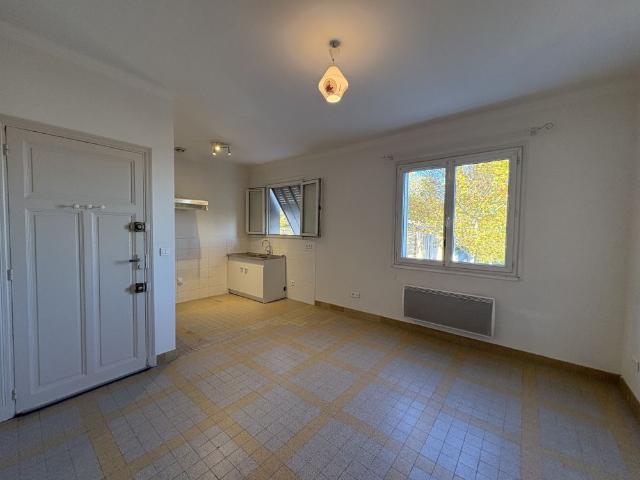 Location Appartement 3 pièces 65m² CASTELNAUDARY 11400