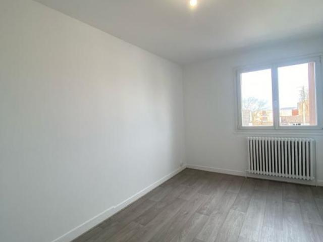 Location Appartement 3 pièces 65m² LIVRY GARGAN 93190