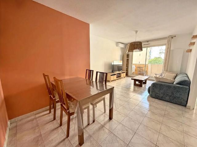 Location Appartement 3 pièces 65m² MARSEILLE 5ème