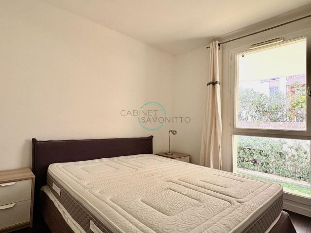 Location Appartement 3 pièces 65m² MARSEILLE 8ème
