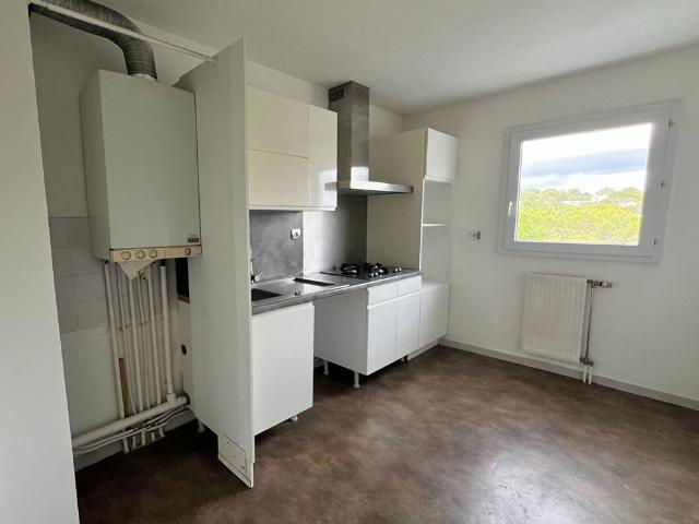 Location appartement 3 pièces, 66.97m², Nîmes