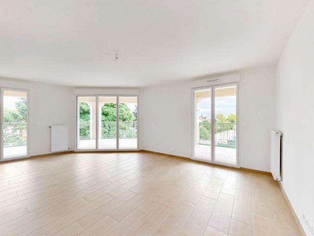 Appartement 3 pièces Le Plessis Robinson 66.00m² 1595€ à louer l'Adresse