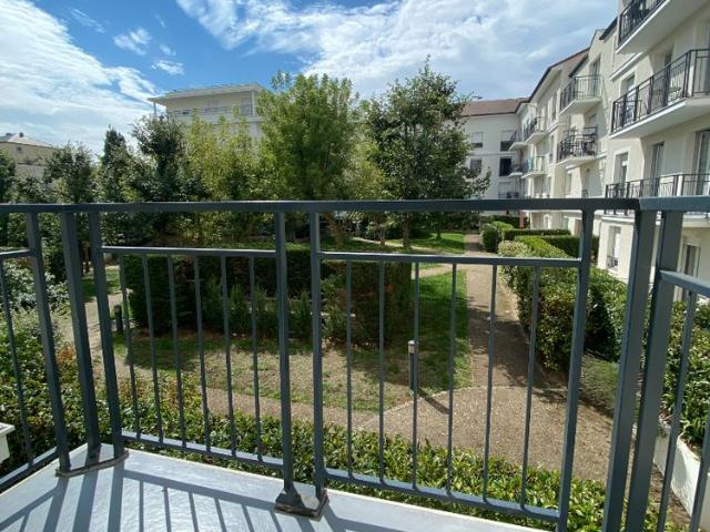 Location appartement 3 pièces, 66.10m², Massy