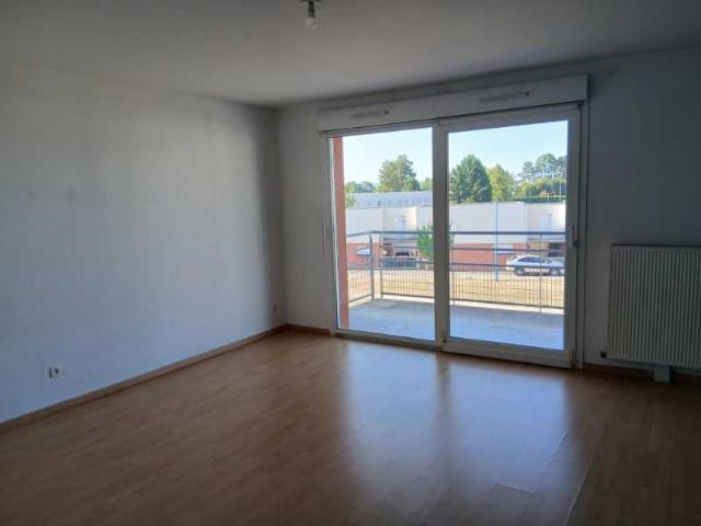 Location: Appartement 3 pièces 66 m2 – GRAND CHARMONT