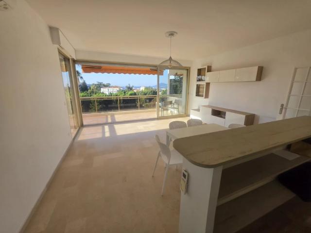 Location Appartement 3 pièces 66m² CANNES 06400