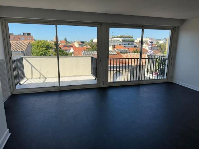 Location Appartement 3 pièces 66m² BORDEAUX 33200