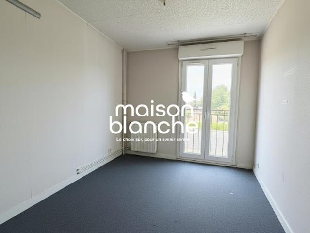 Location Appartement 3 pièces 68.58 m2 Saint Maixent l'Ecole