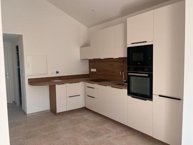 Location Appartement 3 pièces 68 m2 Riez