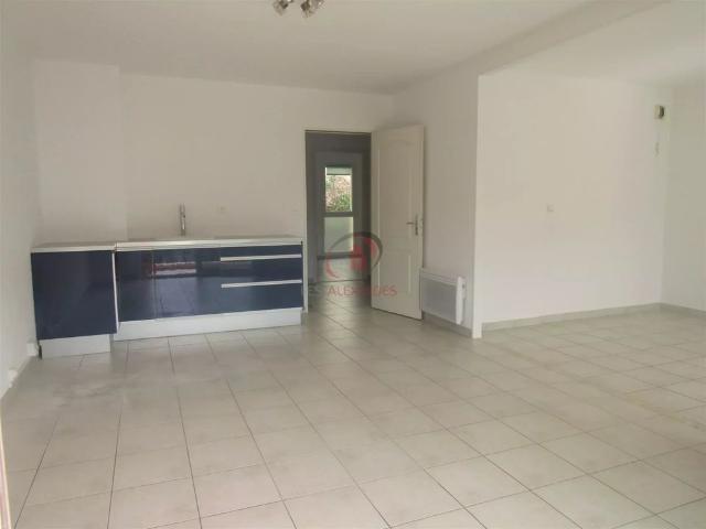 Location Appartement 3 pièces 68m² EVENOS 83330