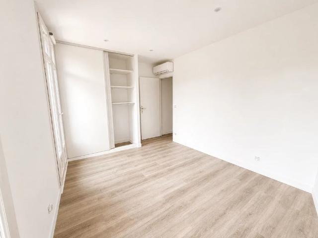 Location Appartement 3 pièces 68m² MARSEILLE 1er