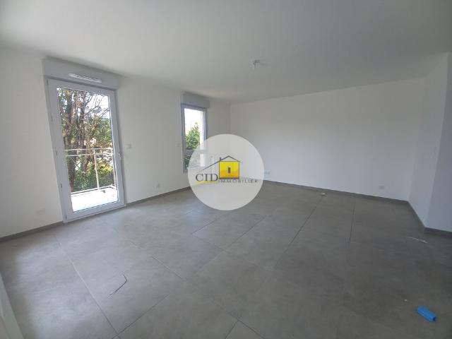 Location Appartement 3 pièces 68m² ST BONNET DE MURE 69720