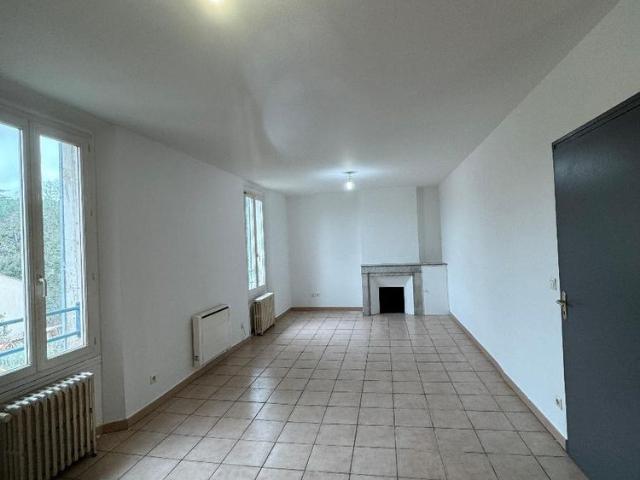Location Appartement 3 pièces 68m² ST MAXIMIN LA STE BAUME 83470