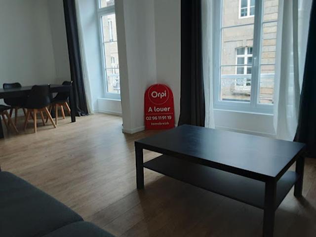 Location Appartement 3 pièces 69.92 m2 Guingamp