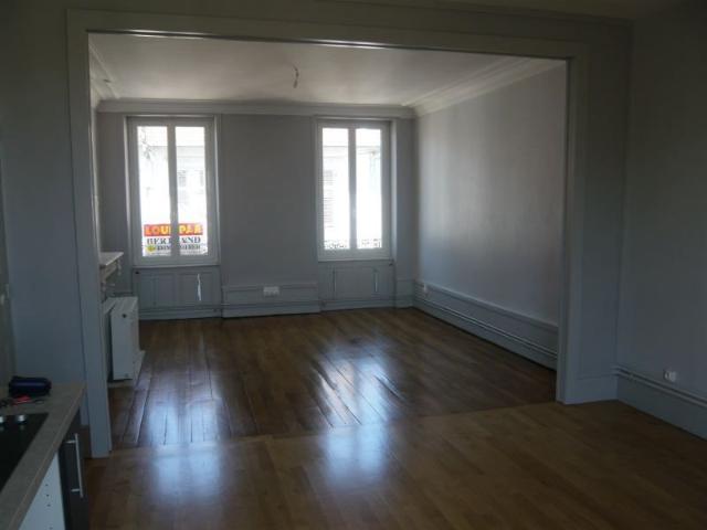 Location Appartement 3 pièces 69m²
