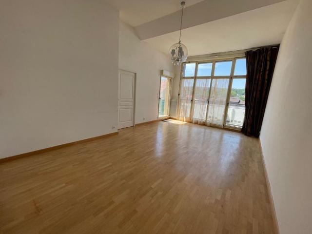 Location Appartement 3 pièces 69m² COULOMMIERS 77120