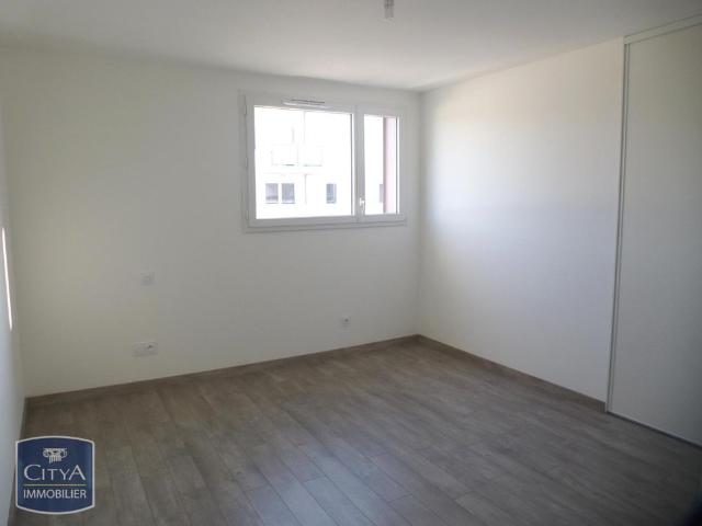 Location Appartement 3 pièces 69m² CHANGE 53810