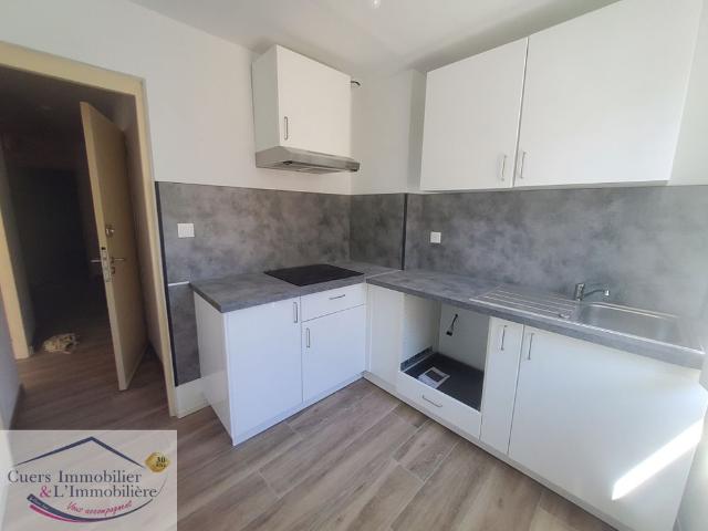 Location Appartement 3 pièces 69m² CUERS 83390
