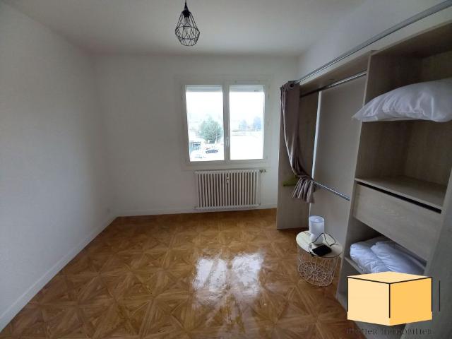 Location Appartement 3 pièces 69m² BELLEY 01300