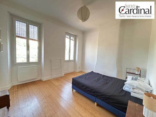 Location Appartement 3 pièces 69m² MARSEILLE 4ème