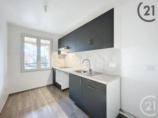 Location Appartement 3 pièces 69m² MELUN 77000
