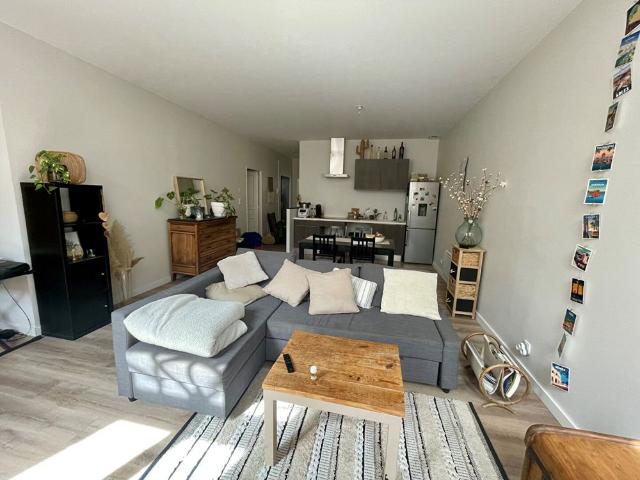 Location appartement 3 pièces, 73.89m², L'Isle Jourdain