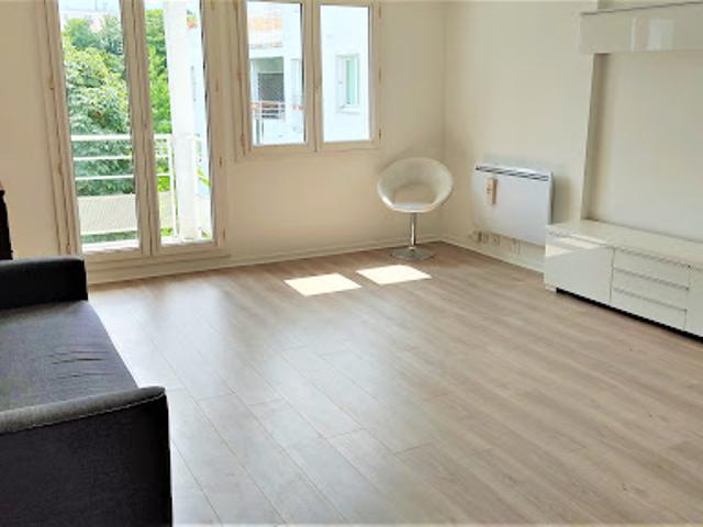 Location Appartement 3 pièces 73.12 m2 Issy les Moulineaux